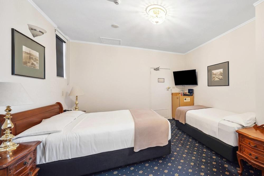 Castlereagh Boutique Hotel, an Ascend Collection Hotel Room Type - Deluxe Room (1 Queen, 1 Single)