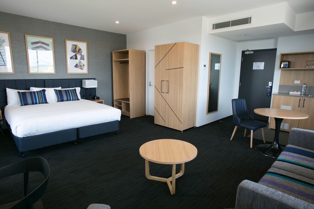 Alpha Hotel Eastern Creek - Tap to explore photos