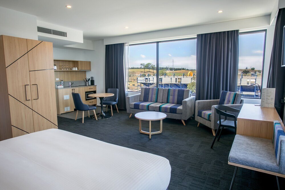 Alpha Hotel Eastern Creek Room Type - Executive King Suite