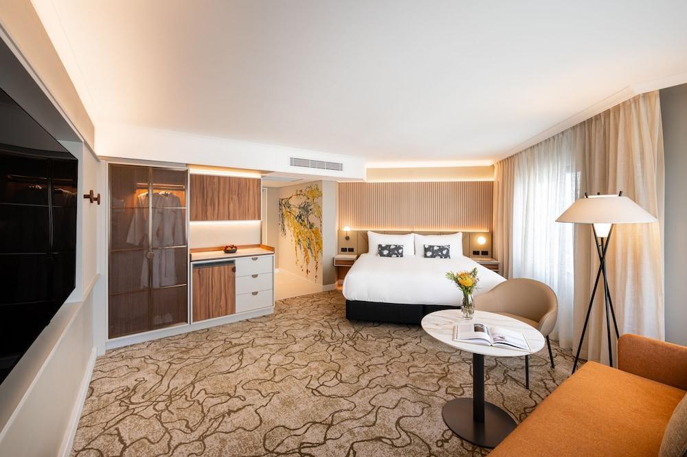 PARKROYAL Parramatta Room Type - Deluxe King Corner
