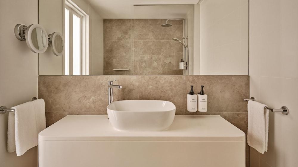 InterContinental Sydney Coogee Beach Room Type - 1 King Classic Coogee View