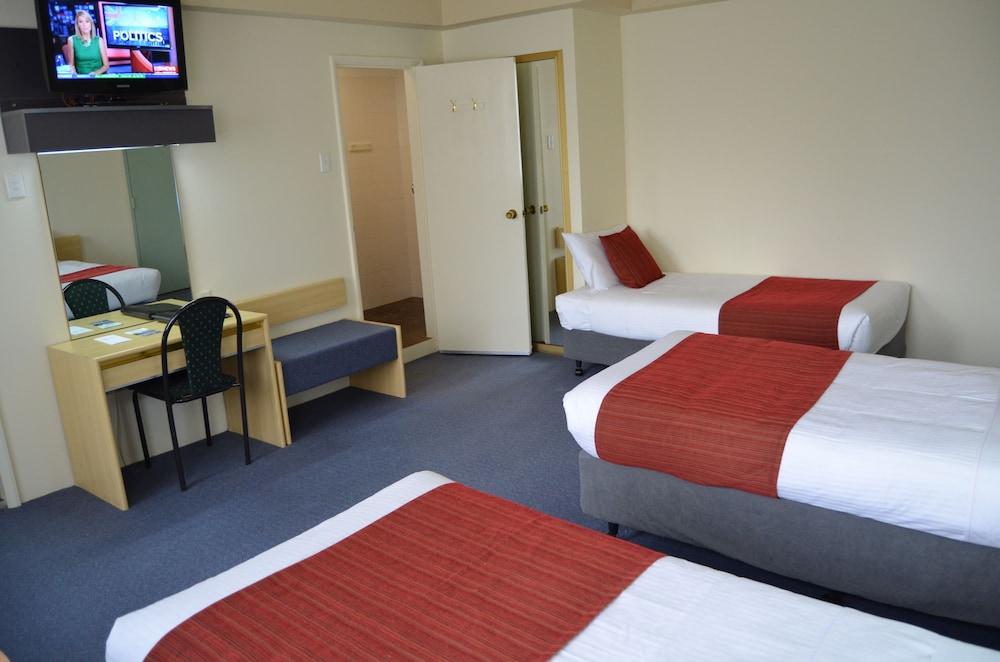 Devere Hotel Room Type - Premium Triple Room
