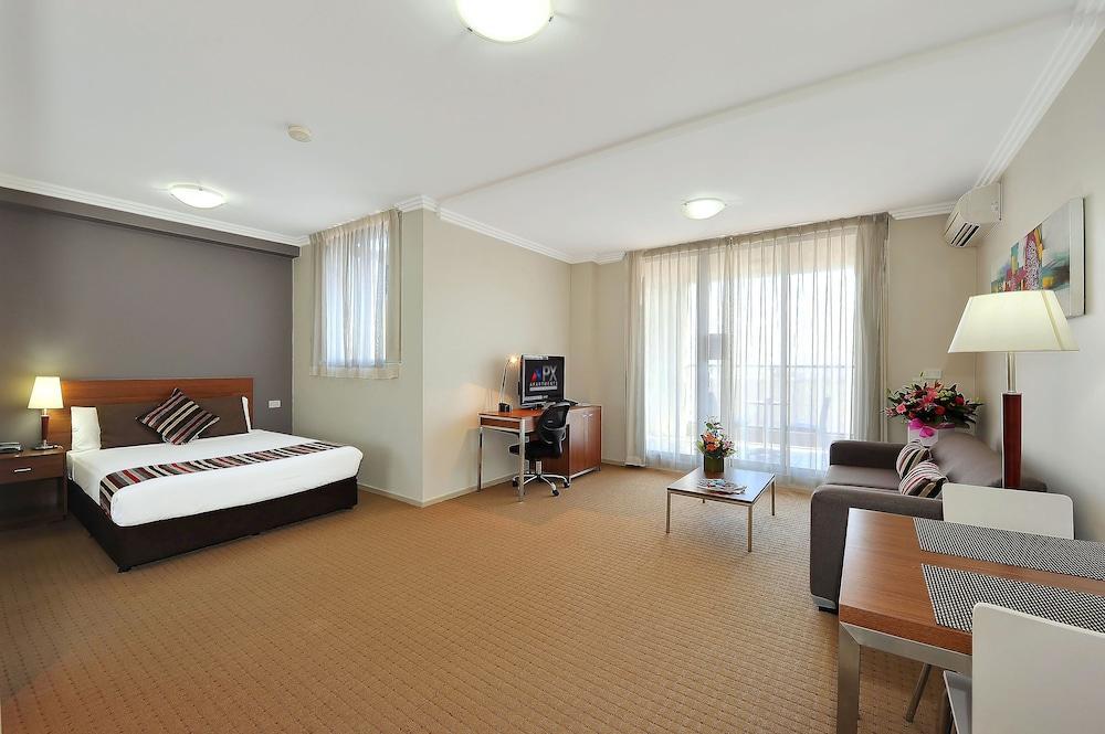 APX Darling Harbour Room Type - Executive Studio King Split (Limited Housekeeping) APX Darling Harbour Room Type - Executive Studio King Split (Limited Housekeeping)