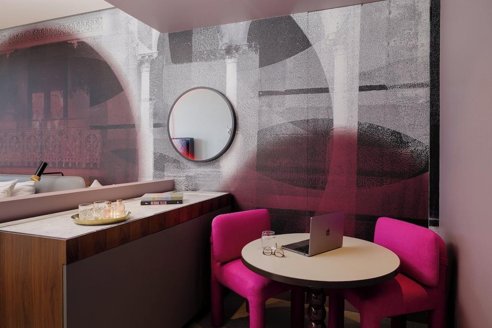 Indigo Sydney Potts Point - Tap to explore photos