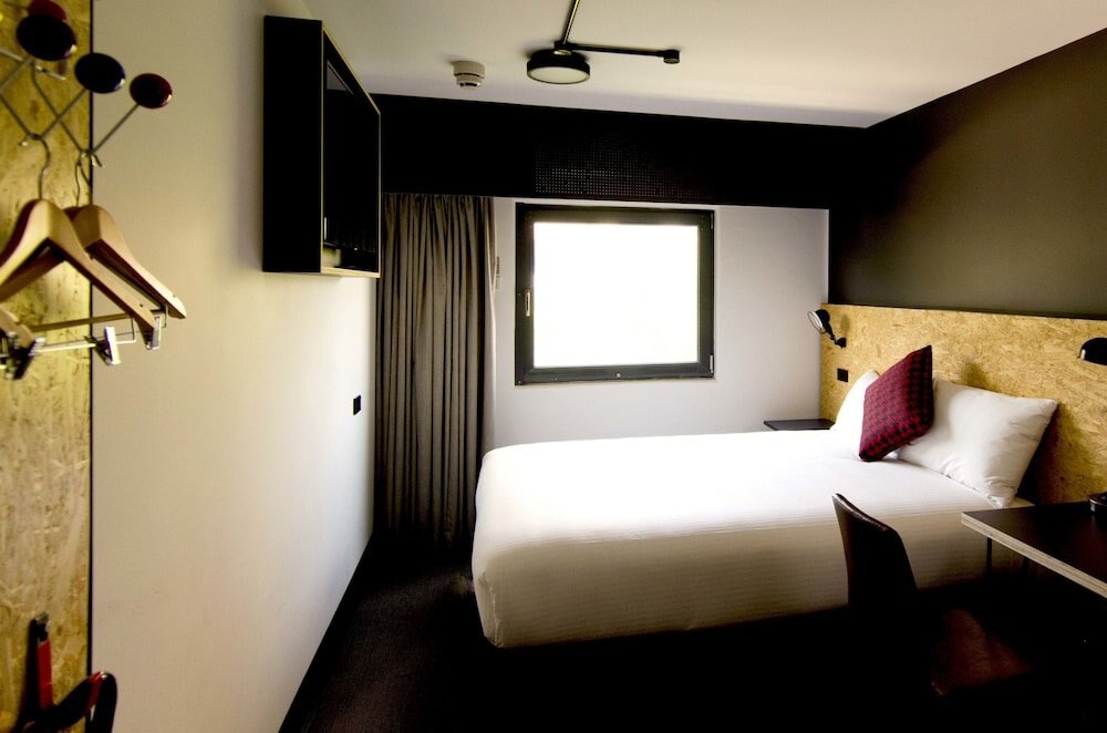 ibis budget Sydney East Room Type - Standard Room, 1 Queen Bed
