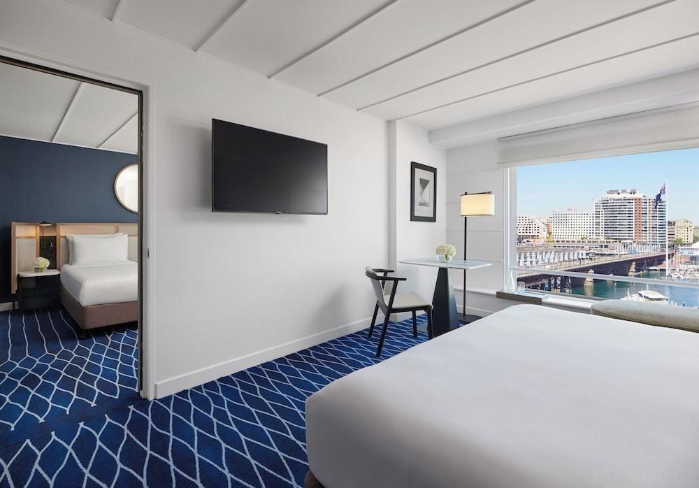 Hyatt Regency Sydney Room Type - Family Room, Harbor View (DARLING 1 KING + 2 TWIN BEDS)