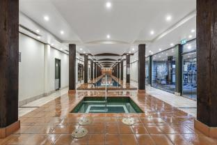 Oaks Sydney Goldsbrough Suites - Tap to explore photos
