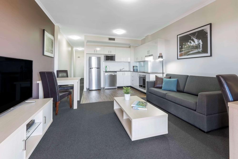Oaks Sydney Goldsbrough Suites Room Type - One Bedroom Apartment