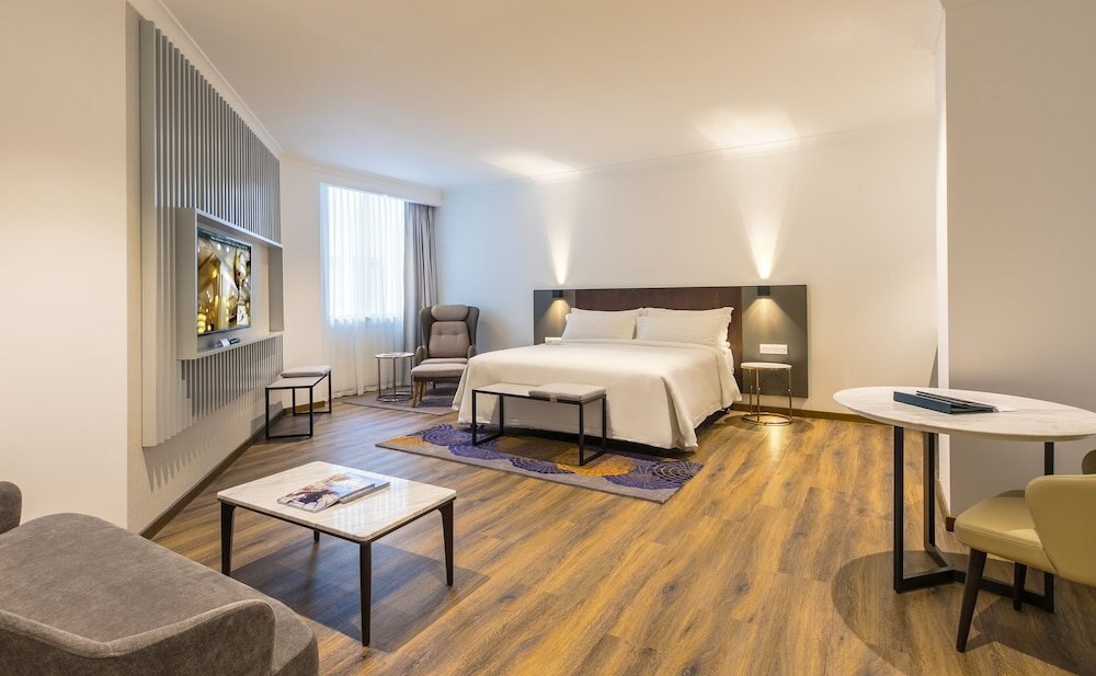 The Grace Hotel Room Type - Signature Premium King