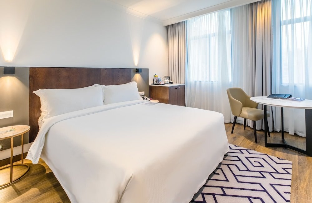 The Grace Hotel Room Type - Signature Superior King Room