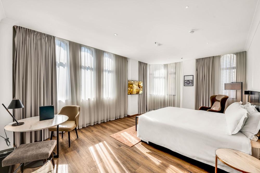 The Grace Hotel Room Type - Signature Premium Corner King Room