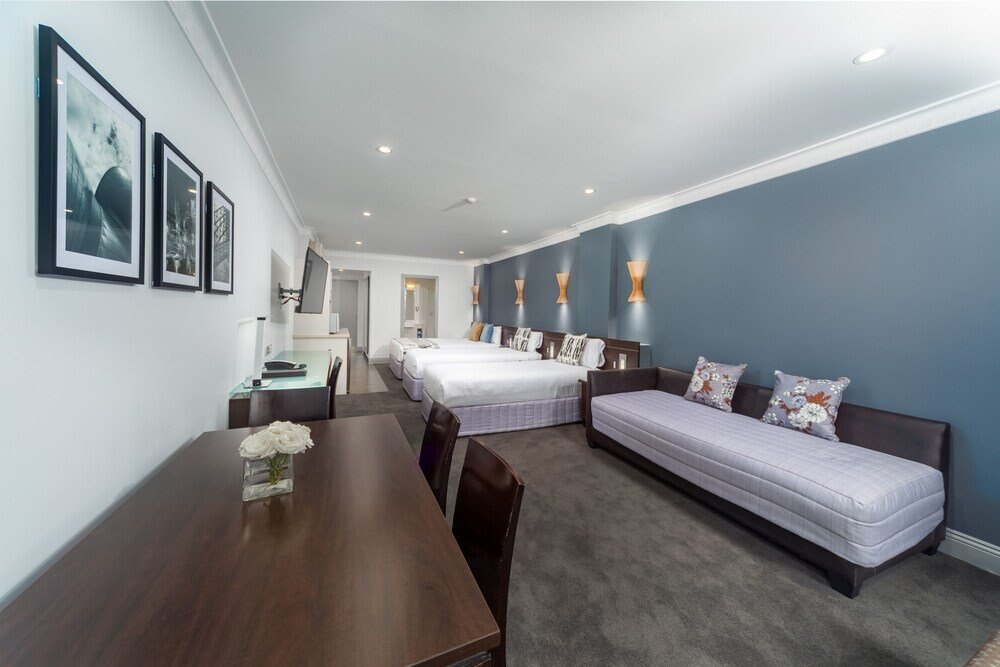 Hyde Park Inn Room Type - Standard Family Room - 5 People + Light Breakfast placed in Room