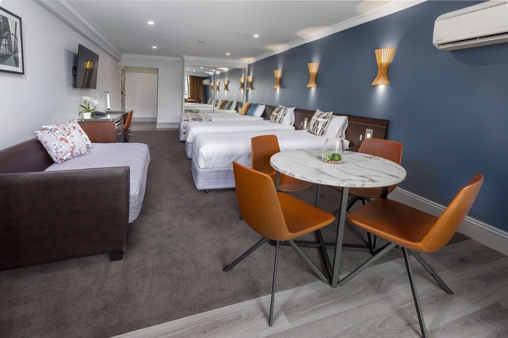 Hyde Park Inn Room Type - Deluxe Family Room - 5 People + Light Breakfast placed in Room