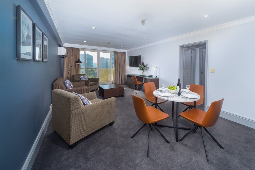 Hyde Park Inn Room Type - Two Bedroom Apartment with City and Park View
