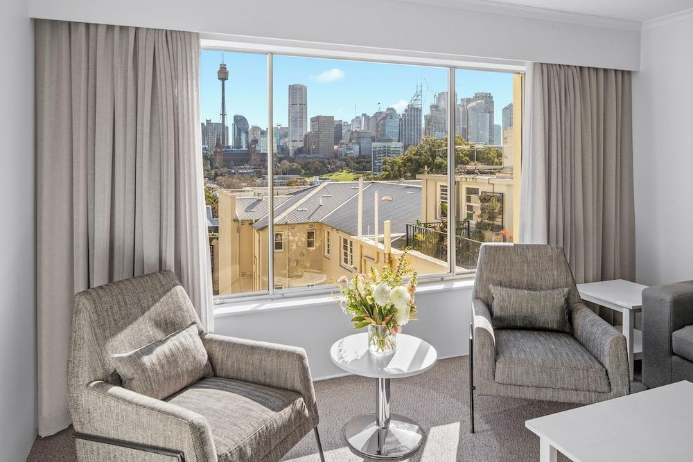 Holiday Inn Potts Point Sydney - Tap to explore photos