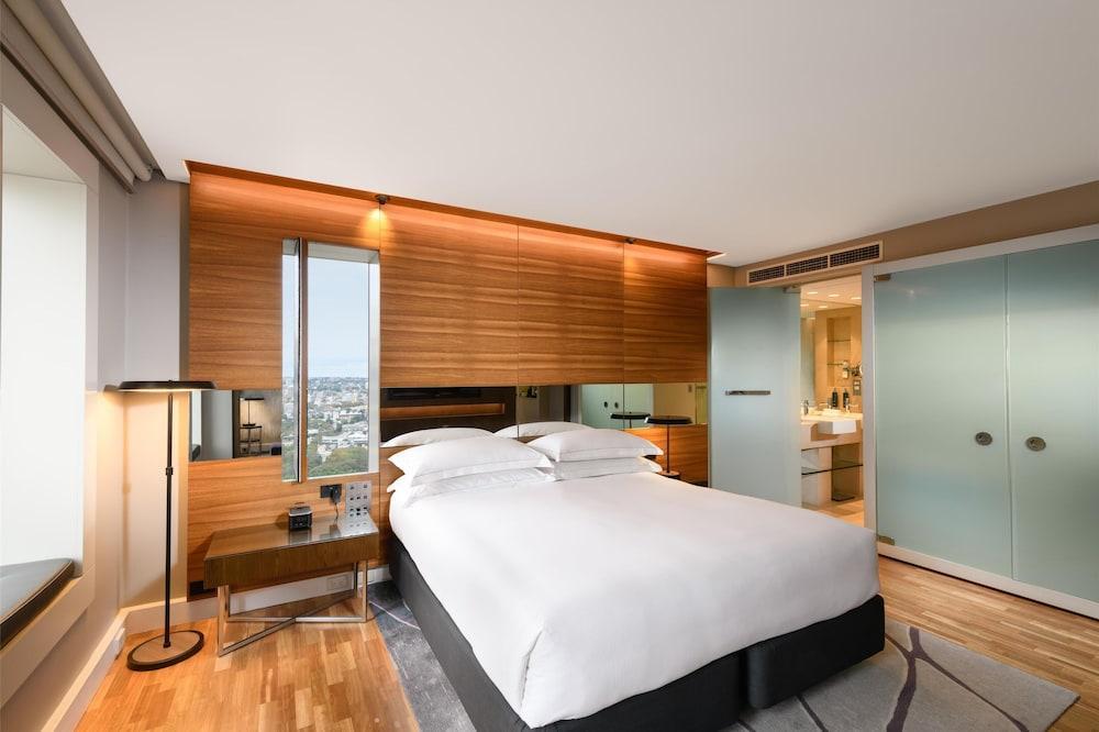 Hilton Sydney Room Type - Suite (City)