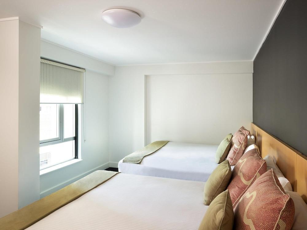 ibis Sydney World Square Room Type - Family Room (2 King Beds)