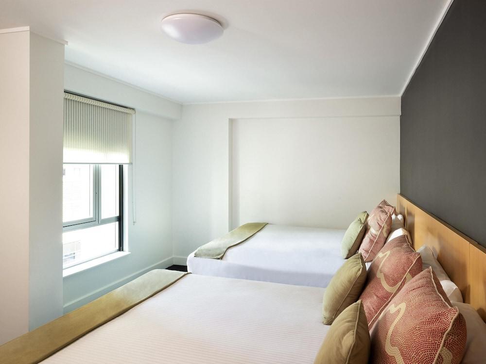 ibis Sydney World Square Room Type - Family Room (2 King Beds)