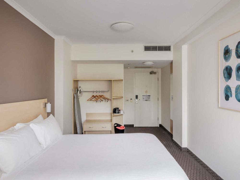 Ibis Sydney Olympic Park Room Type - Standard Room, 1 Double Bed