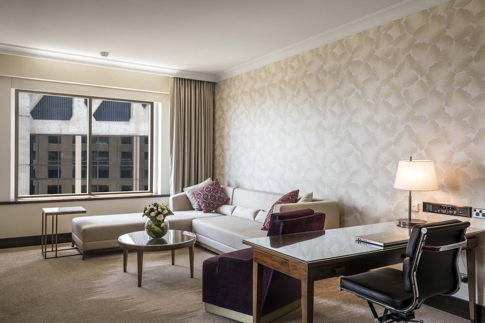 Amora Hotel Jamison Sydney Room Type - Jamison Club Executive Suite, Business Lounge Access (High Floor, Partial Water View)