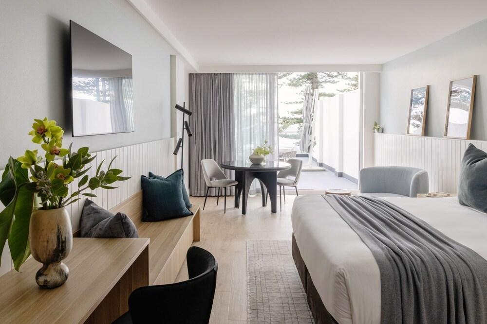 Elysium Manly Room Type - Ocean View Terrace King