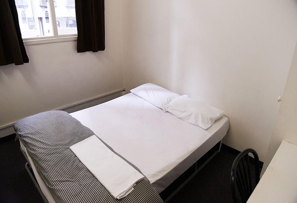 Maze Backpackers Room Type - Standard Double Room