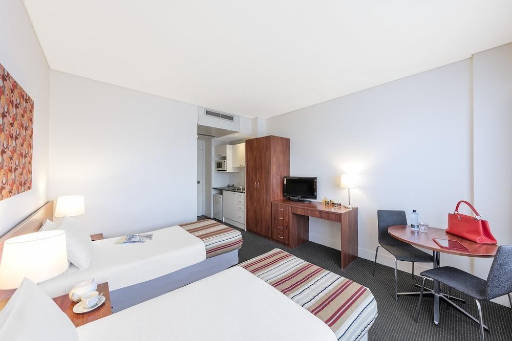 Macleay Hotel Room Type - District View Twin