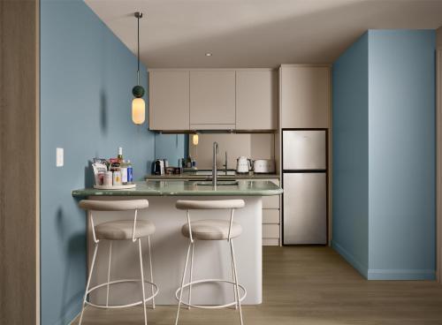 Adina Apartment Hotel Sydney Darling Harbour Room Type - One Bedroom Apartment with Balcony