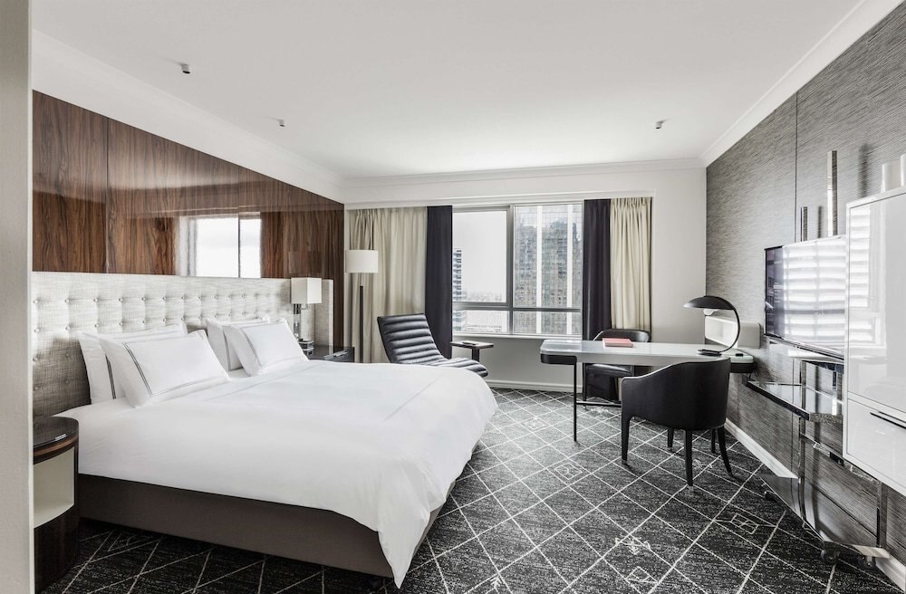 Swissotel Sydney Room Type - Premier King Room, 1 King Bed