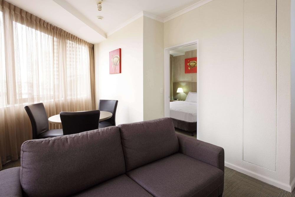 Metro Hotel Marlow Sydney Central Room Type - Junior Suite