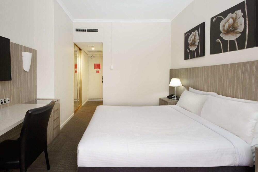Metro Hotel Marlow Sydney Central - Tap to explore photos