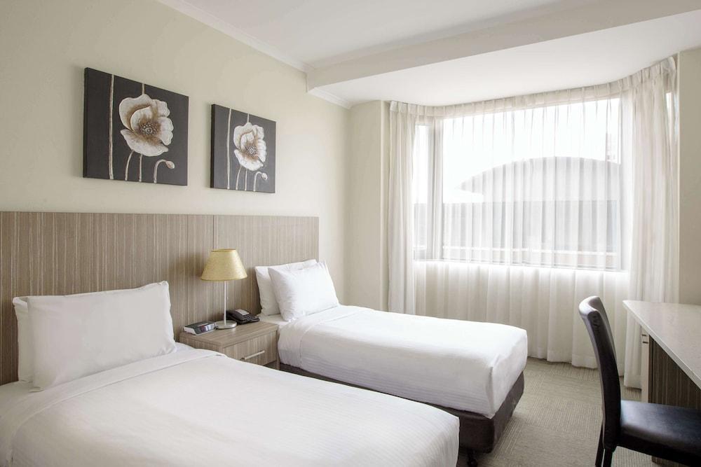 Metro Hotel Marlow Sydney Central Room Type - Deluxe Twin Room with 2 Single Beds
