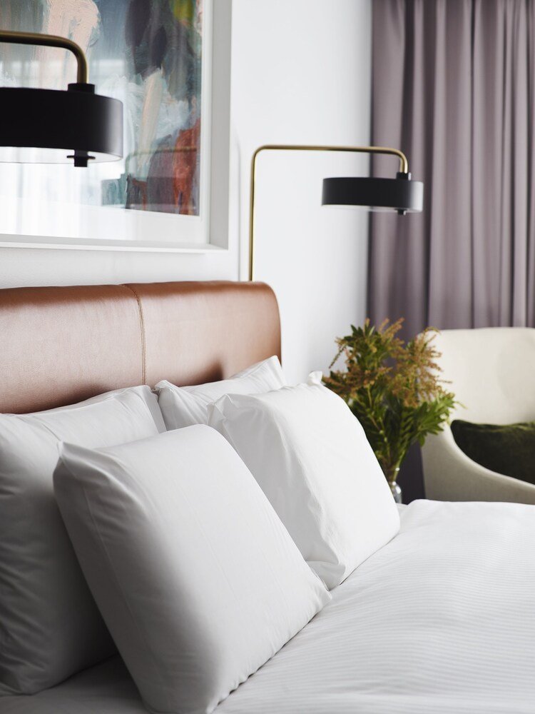 Novotel Sydney Darling Square - Tap to explore photos