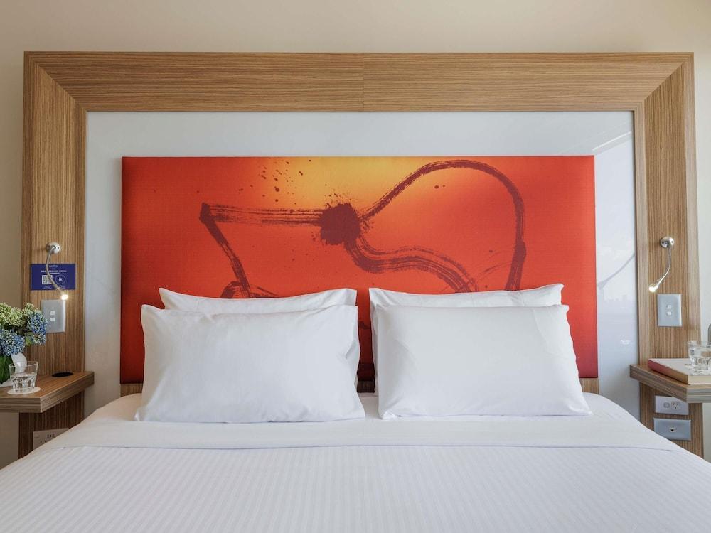 Novotel Sydney Olympic Park Room Type - Superior Suite, 1 King Bed, Balcony Novotel Sydney Olympic Park Room Type - Superior Suite, 1 King Bed, Balcony