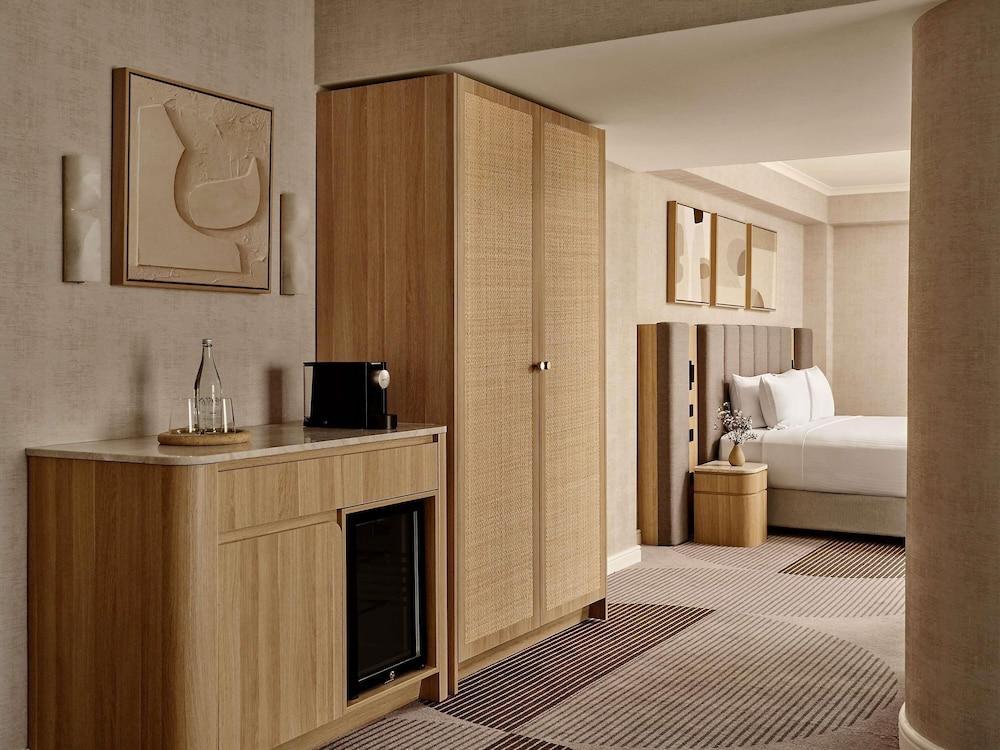 Novotel Sydney Brighton Beach Room Type - Terrace King Suite with Bay View