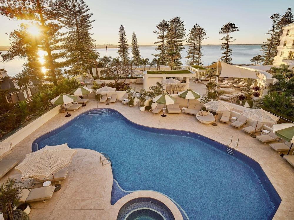 Novotel Sydney Brighton Beach - Tap to explore photos