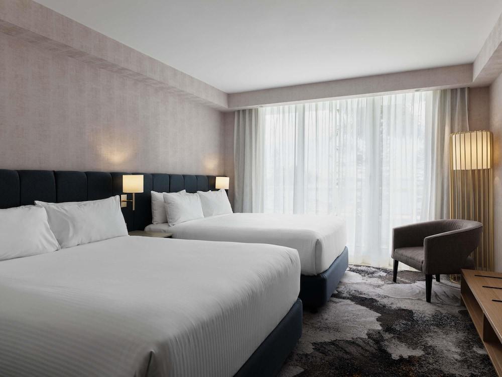 Novotel Sydney Brighton Beach Room Type - Superior Room with Two Queen Beds and City view