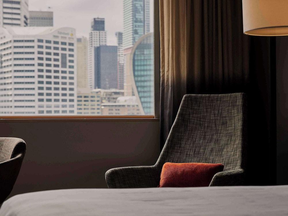 Novotel Sydney on Darling Harbour - Tap to explore photos