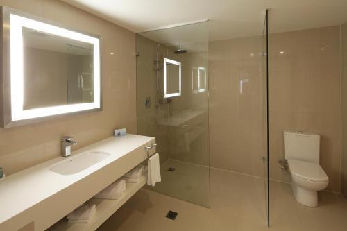 Novotel Sydney West HQ Hotel - Tap to explore photos