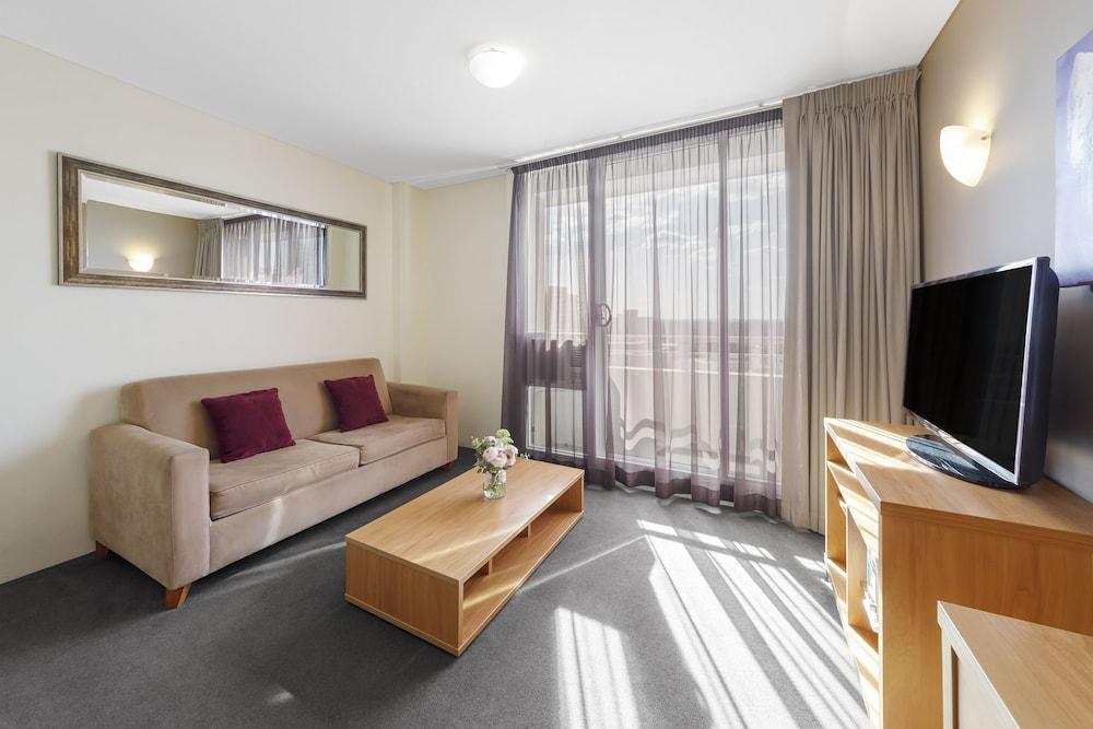 Park Regis Concierge Apartments - Tap to explore photos