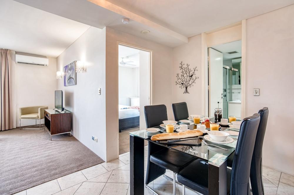 Park Regis Concierge Apartments - Tap to explore photos