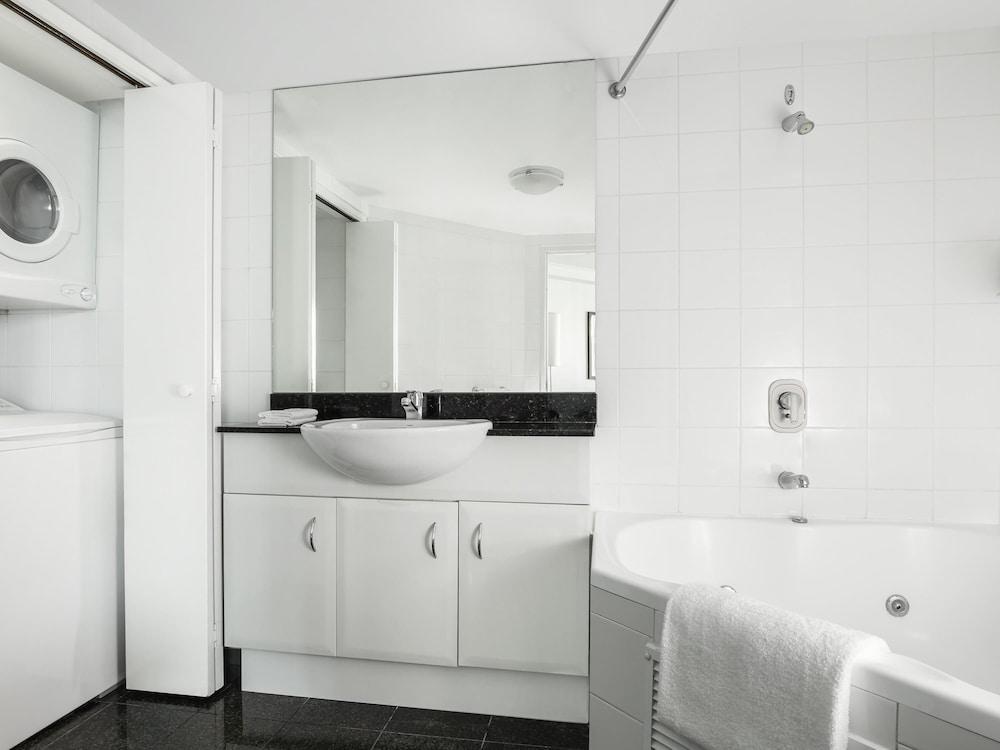 Mantra Parramatta Room Type - Executive Apartment, 1 Bedroom (Spa) Mantra Parramatta Room Type - Executive Apartment, 1 Bedroom (Spa)