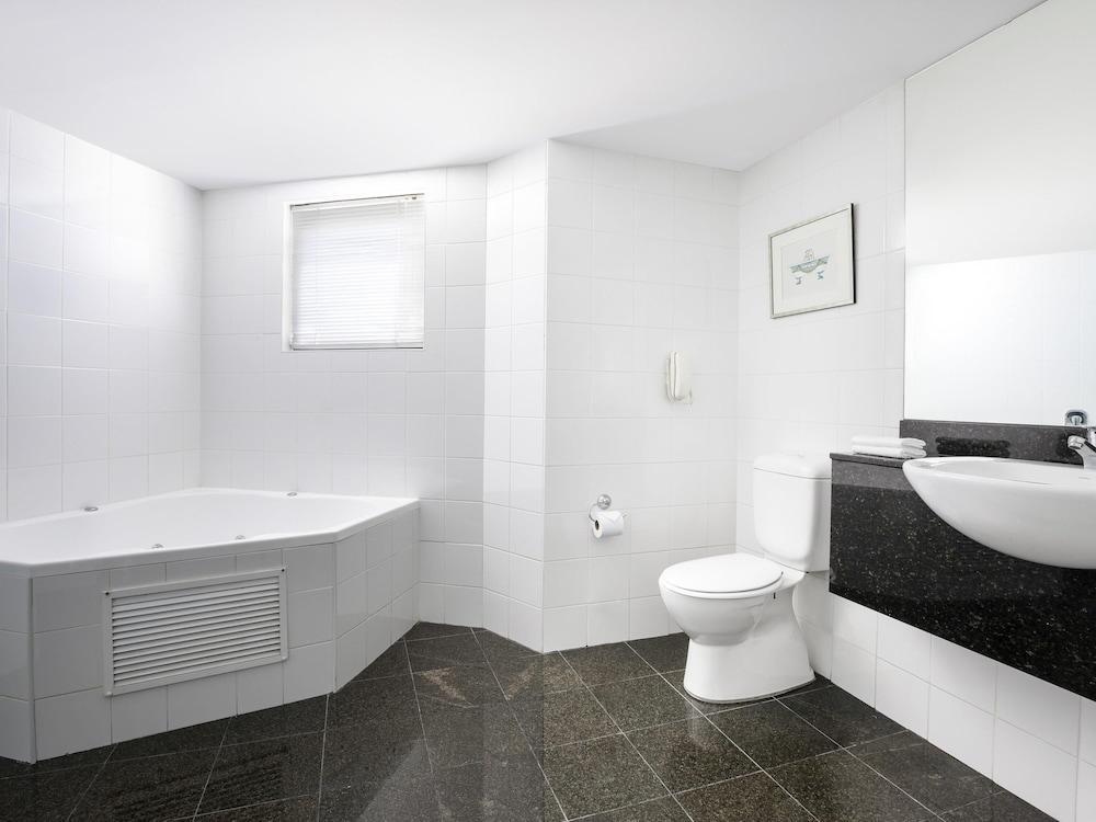 Mantra Parramatta Room Type - Executive Studio, Multiple Beds (Spa)