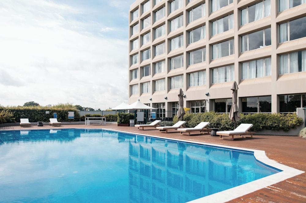 Mercure Sydney Parramatta - Tap to explore photos