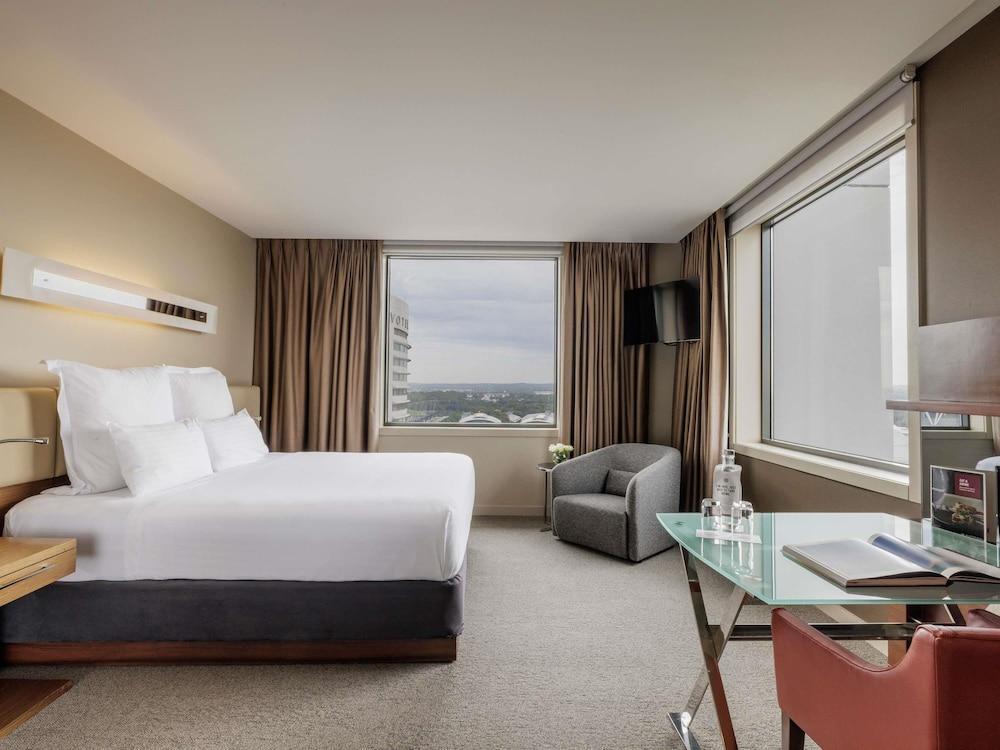 Pullman at Sydney Olympic Park Room Type - DELUXE ROOM, 1 King Bed