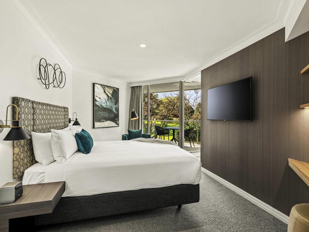 Pullman Quay Grand Sydney Harbour Room Type - Deluxe Apartment, 1 Bedroom, Garden View