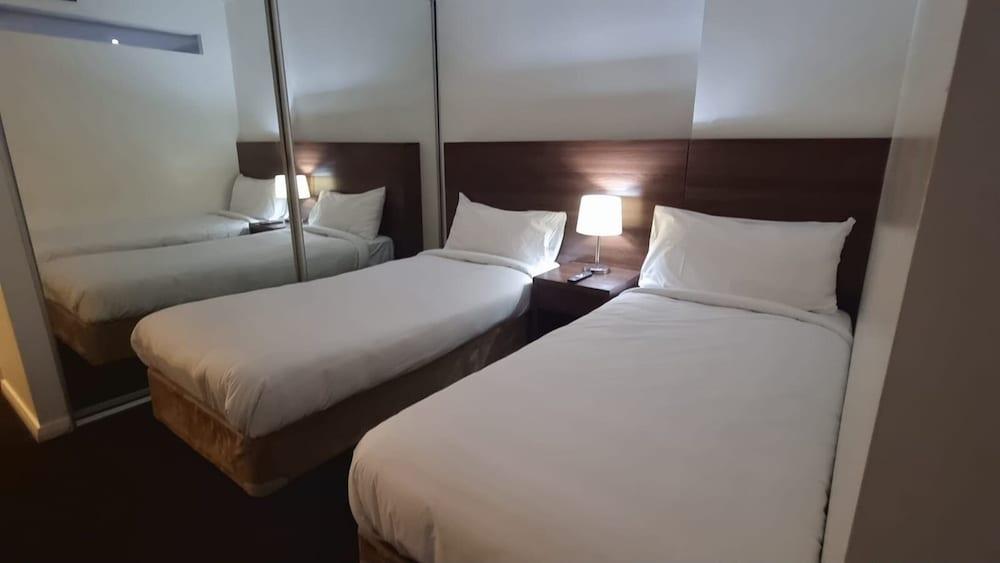 APX World Square Room Type - Executive Twin Studio Apartment (Limited Housekeeping)