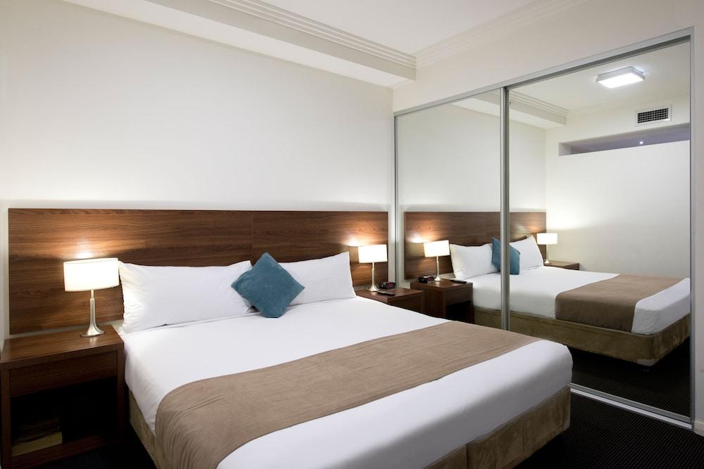 APX World Square Room Type - Accessible Room (Limited housekeeping) APX World Square Room Type - Accessible Room (Limited housekeeping)