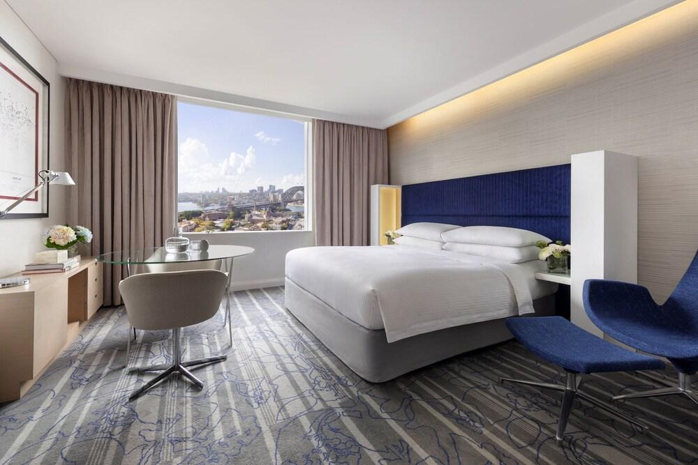 Sydney Harbour Marriott Hotel at Circular Quay Room Type - Club Room, 1 King Bed (View)
