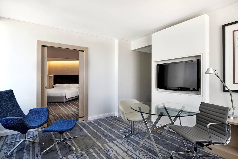 Sydney Harbour Marriott Hotel at Circular Quay - Tap to explore photos
